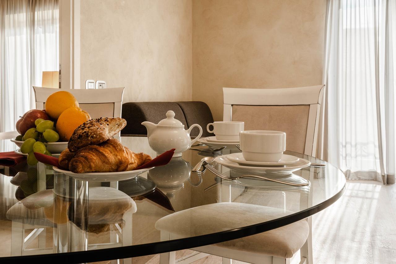 Lazise Boutique Apartment Lago E Relax Eksteriør billede