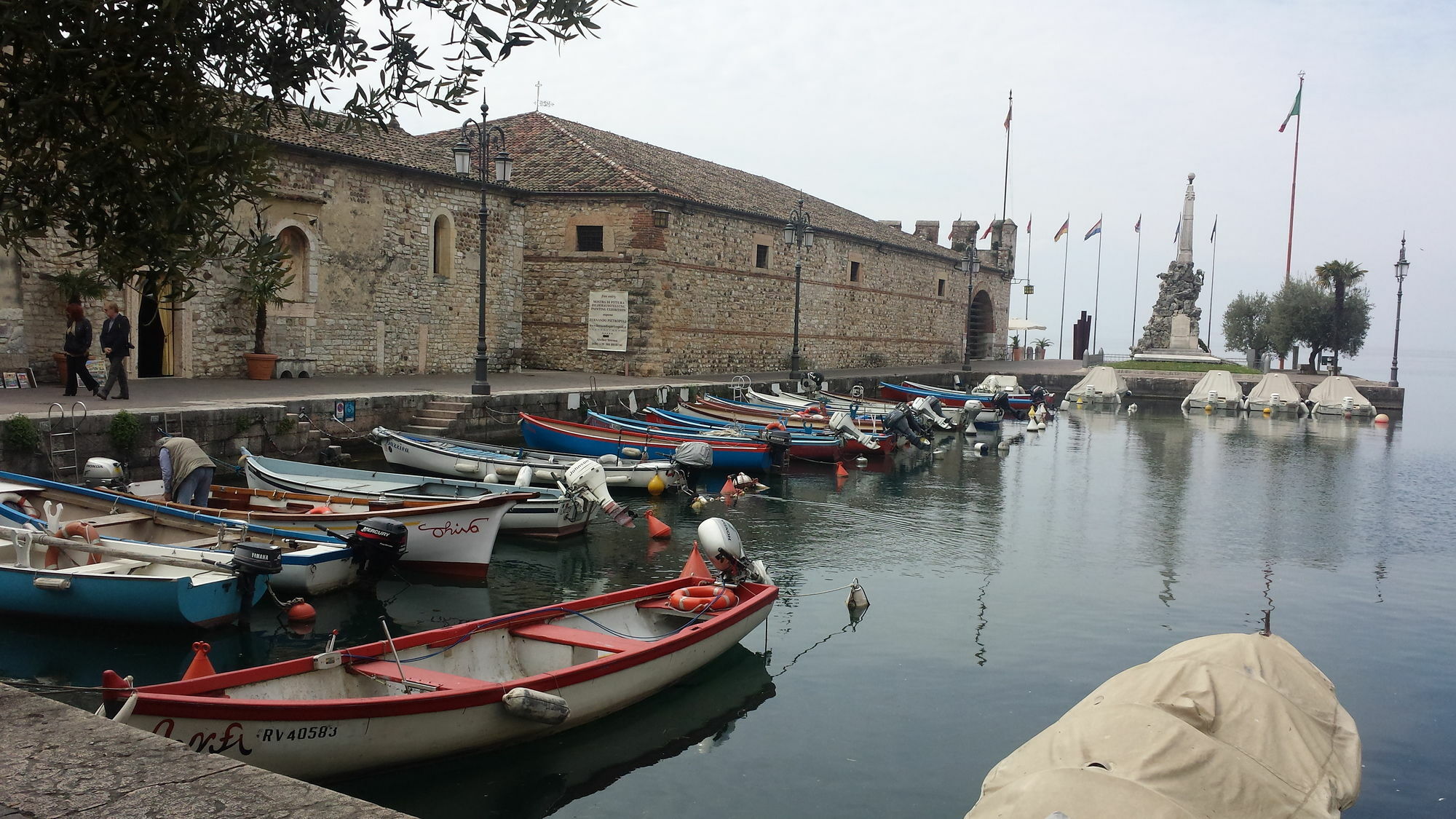 Lazise Boutique Apartment Lago E Relax Eksteriør billede